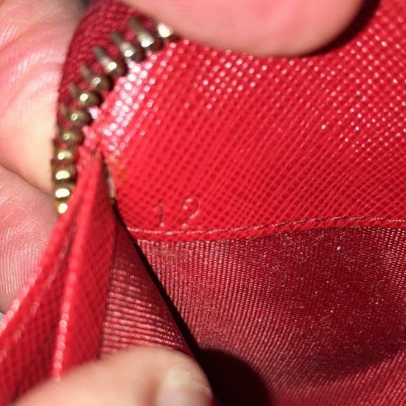 PRADA Host Pick Authentic red safiano leather long zip around Wallet with bow - Picture 6 of 17